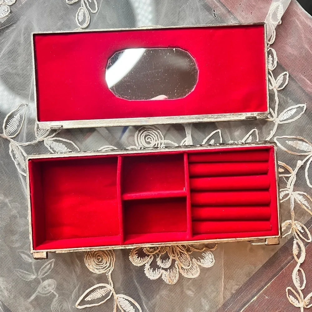 Silver Lisa Carrier Designs Jewelry Organizer